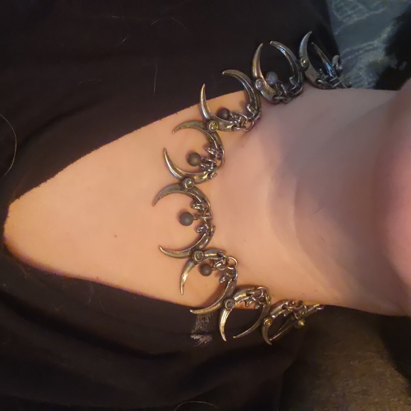 Martha Rotten Raven claw collar - Picture 7 of 9